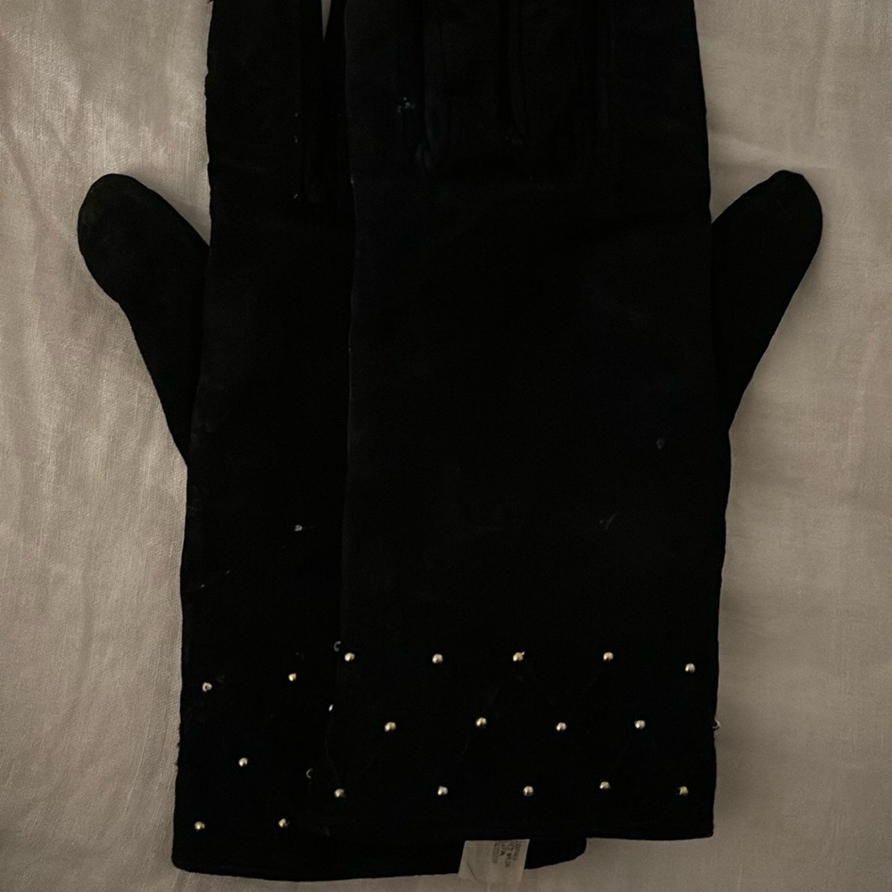 Driving gloves